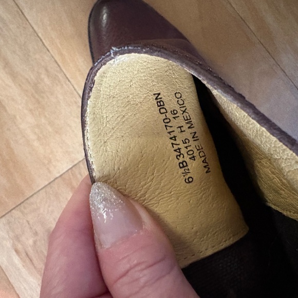 FRYE Size 6.5 Janis Gore Brown Leather Boots Booties Janice Pull On - Picture 2 of 4